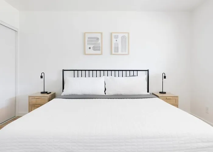 Renovated Retreat Old Town Sleeps 6 Holiday home