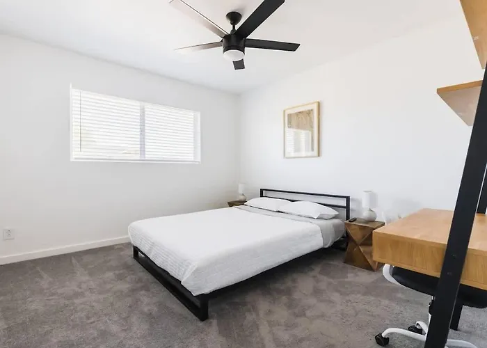 Renovated Retreat Old Town Sleeps 6 Holiday home